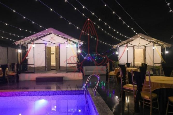 Luxury Farmhouse In Chhatarpur With Pool New Delhi Exterior photo